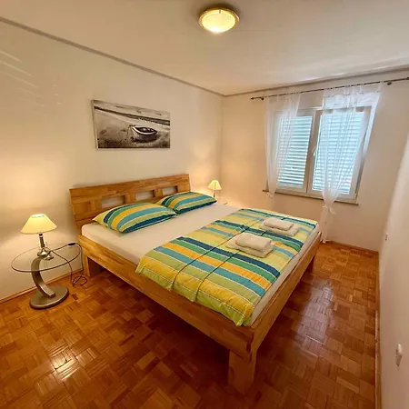 In 54893 Apartment *