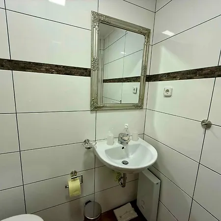 In 54893 * דראמליי