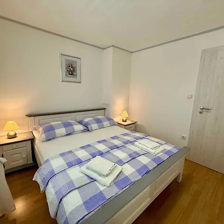 In 54893 Apartment *