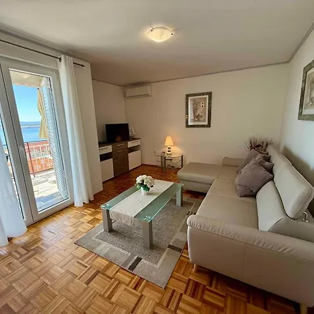 Appartement In 54893 *