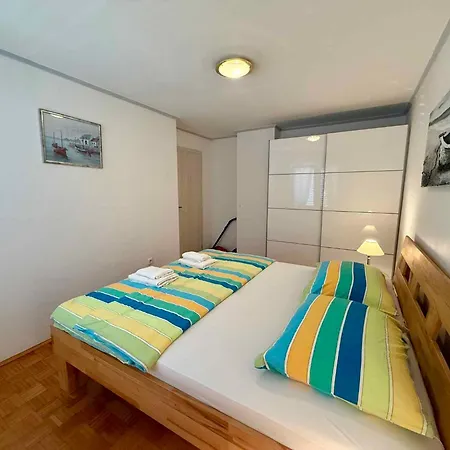 Apartman In 54893 Dramalj